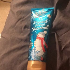 Bath and body holiday collection frosted coconut